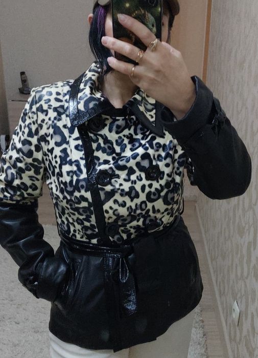 Кожаная куртка-леопард.