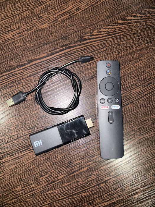 Продам андроид приставку Xiaomi Mi TV Stick