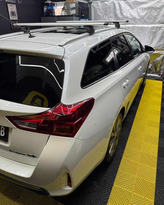 Toyota auris 1.8 Hybrid 136 CP