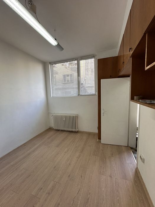 Дава се под наем Офис в София, Център - 36 кв.м за 550 € - Снимка #5