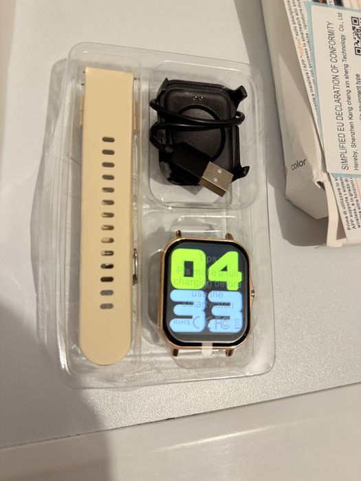 Смарт часовник различни модели