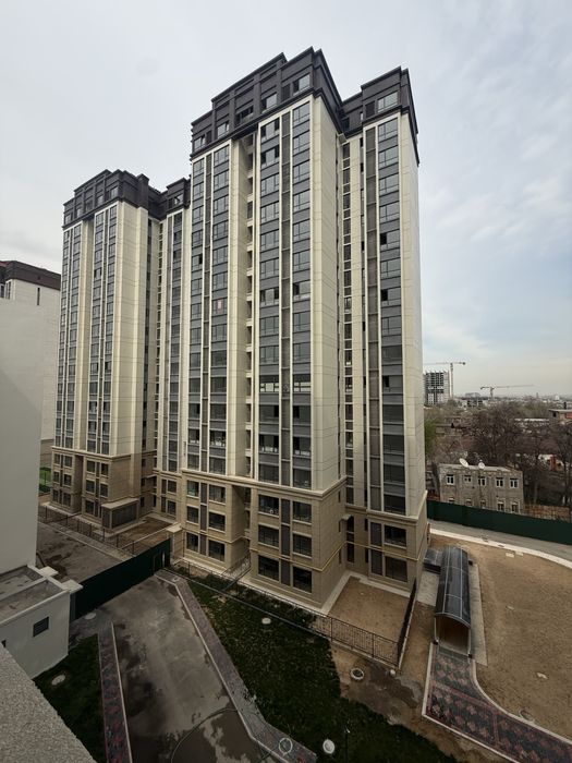 High town city 3 xonali uy