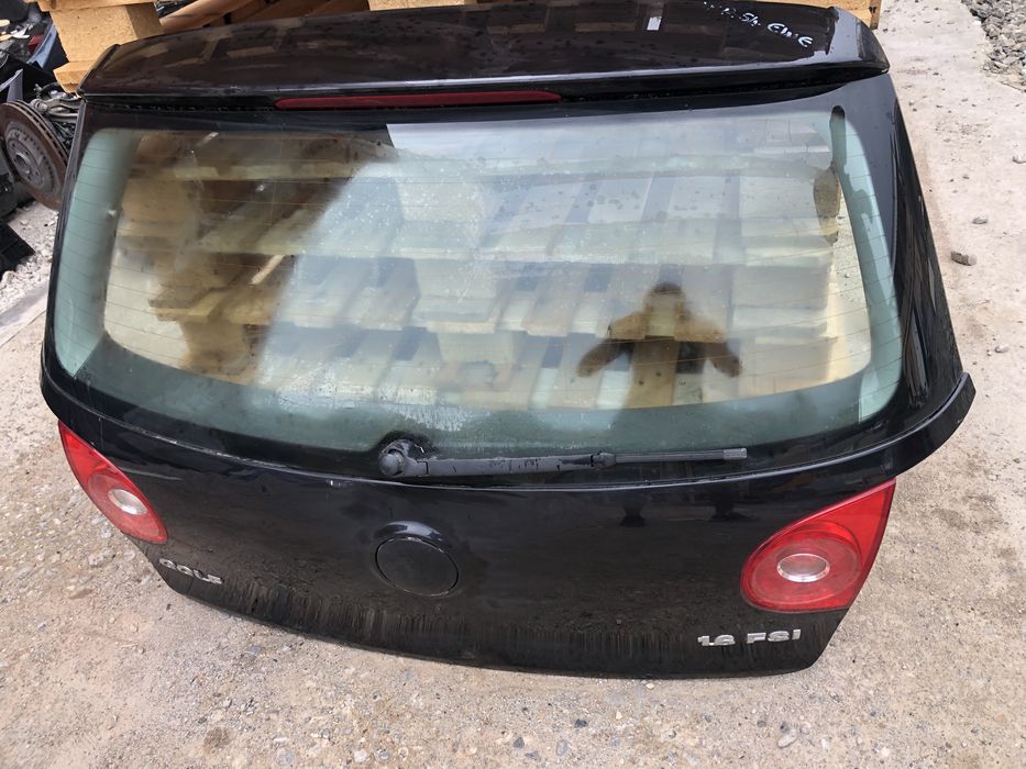 Haion , capota portbagaj Vw Golf 5 cu defect