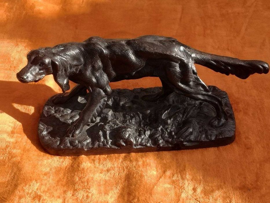 Чугунная статуэтка Собака .