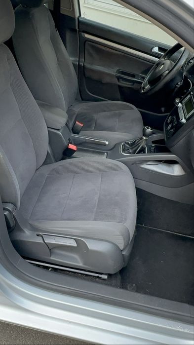 Vând golf 5/V 1.9/ 105cp/ posibilitate rate/import Germania