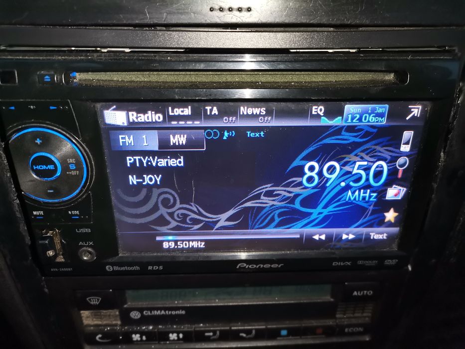 Медия pioner avh 2400 bt