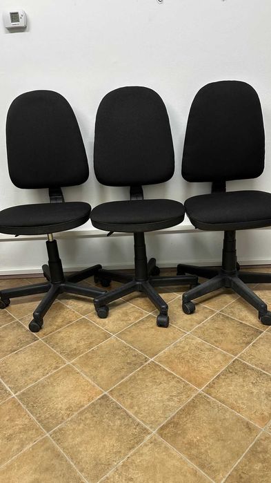 Scaun birou ergonomic, negru, reglabil - stare excelentă