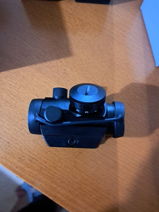 Бързомер с червена точка