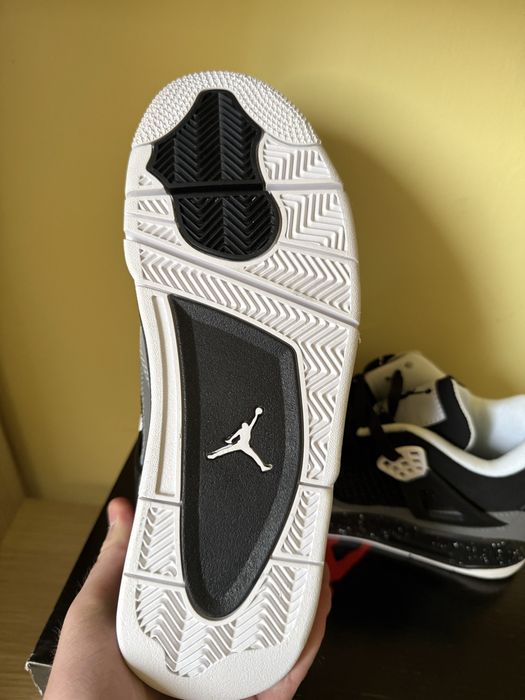 Jordan 4 Fear marimea 41 si 43
