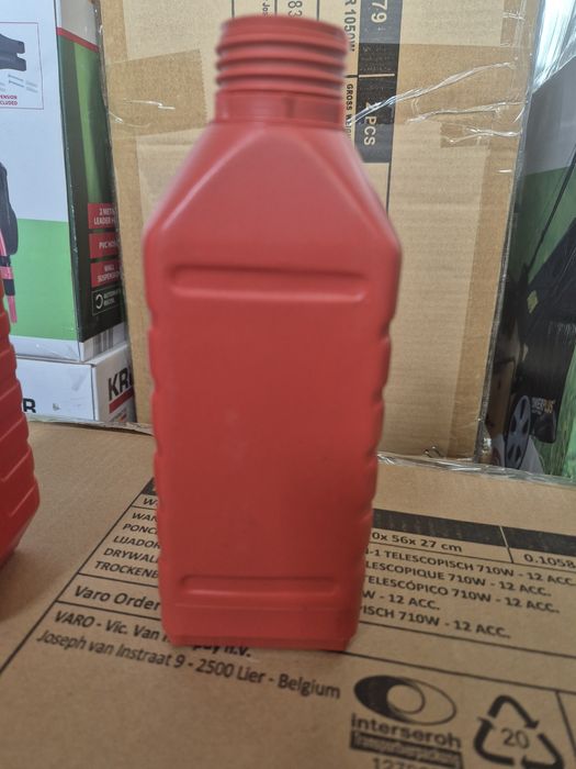 Flacoane / Recipiente / Bidoane plastic / Pet 1L și 0.5L – Ideale pentru Uleiuri / Chimicale sau orice altceva. Noi,  nefolosite