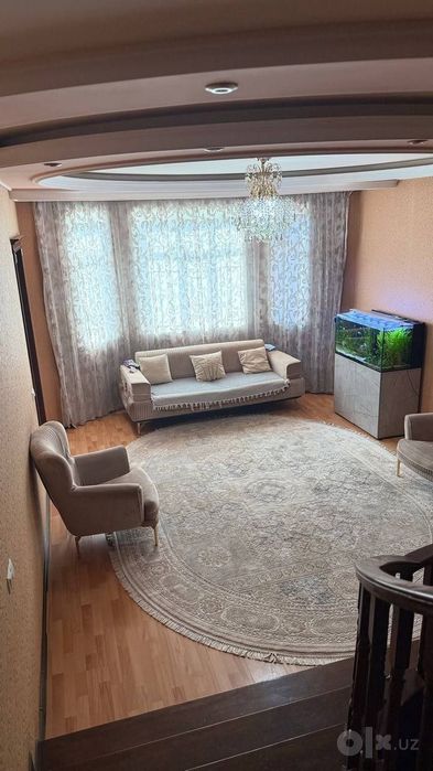 Dombrabod burchagidagi joy, Uchastkada 2 ta uy bor, 3,7 akr, 8 xona.