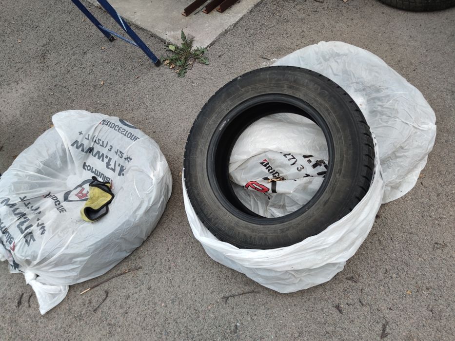 Шины 3 штуки б/у