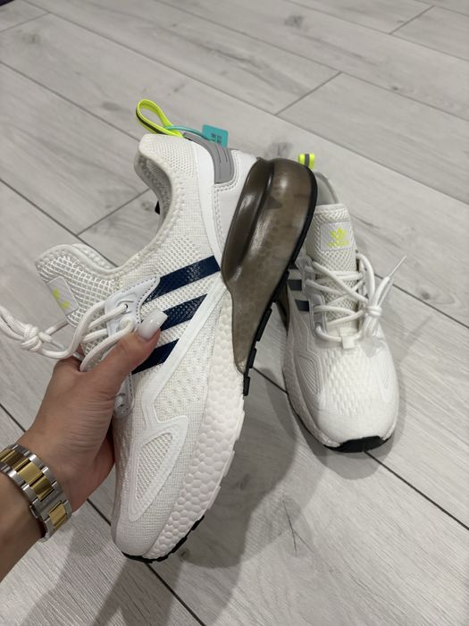 Кроссовки адидас