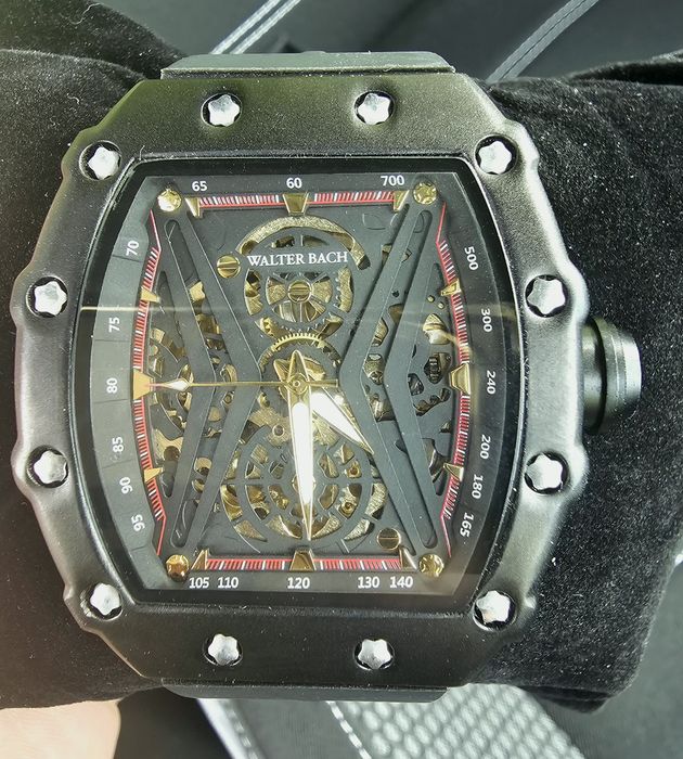 Часовник Walter Bach