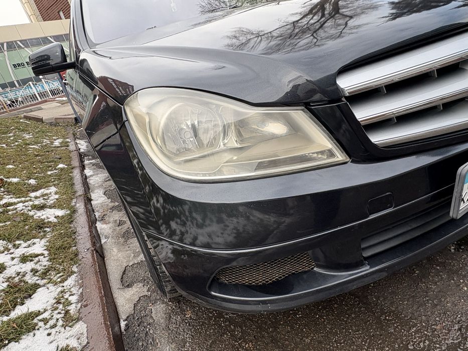 Продам бампер w204