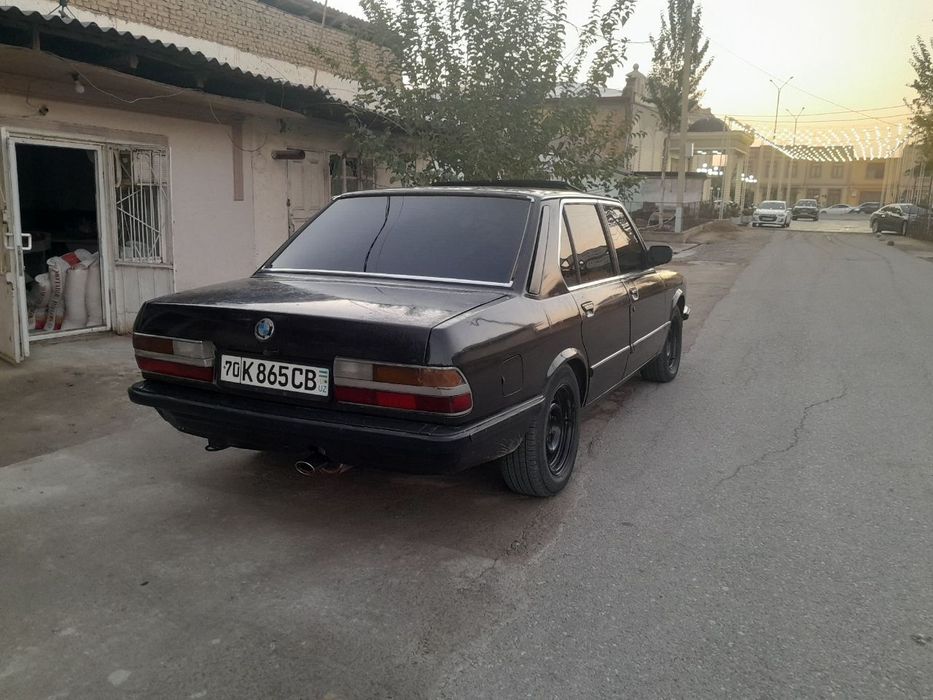 BMW E28. MADIL  mashina