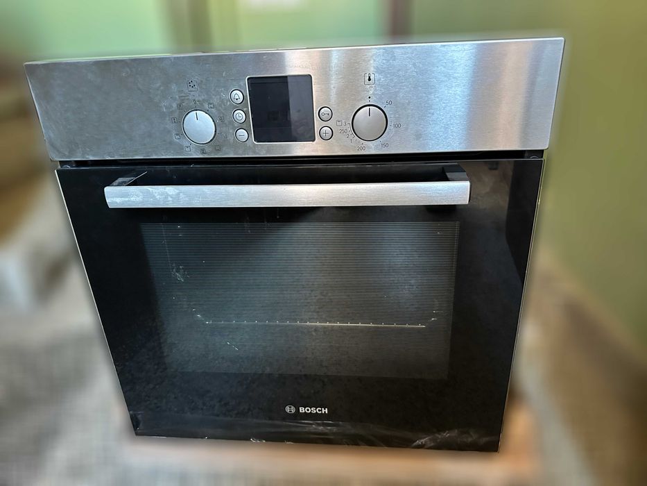 Фурна за вграждане Bosch HBN532E5, 67 л. обем, инокс