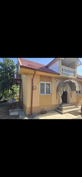 Vand 2 case in curte Dabuleni Dolj
