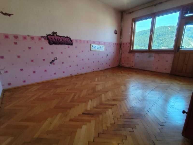 Продава се Двустаен апартамент в Перник, Рено - 74 кв.м за 1161 €/кв.м - Снимка #5