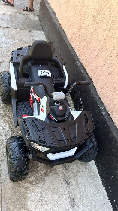 Машина детский электронный