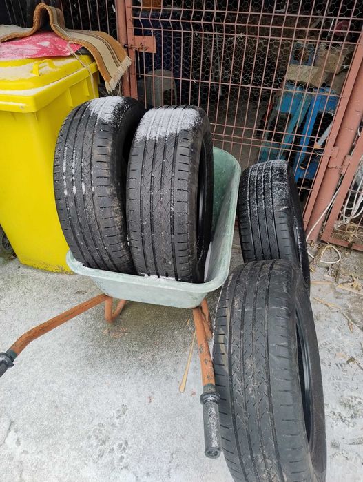 anvelope "Continental"-Franta 215/60 R17