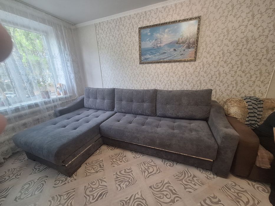 Продам современный диван