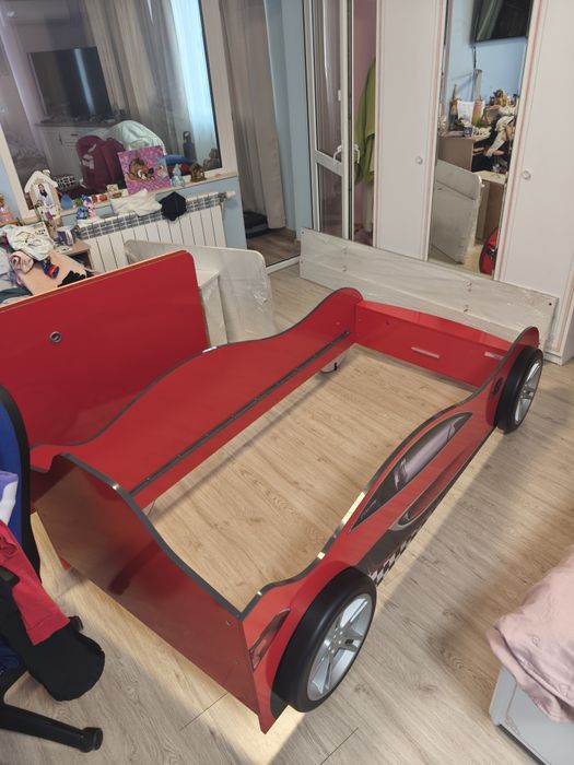 Детско легло  спортен автомобил