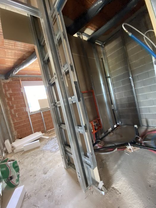 Finisaje si amenajari interioare/exterioare