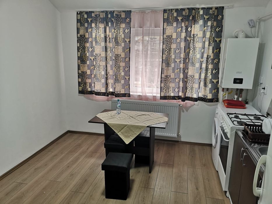 Închiriez apartament 2 camere str Romana Bistrita