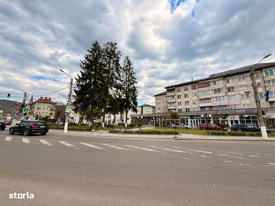 Apartament cu 4 camere , 80 mp de vanzare in Viseu de Sus !