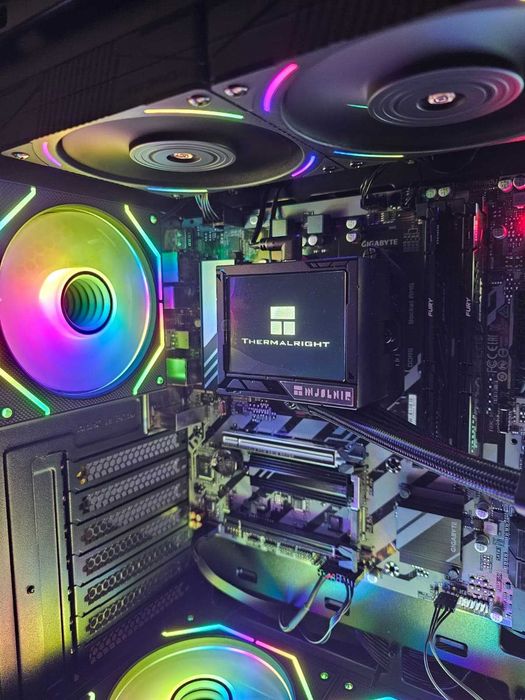 Calculator PC GAMING, RYZEN 7 9800X3D, 32GB DDR5, RTX 5070/RX 9070XT