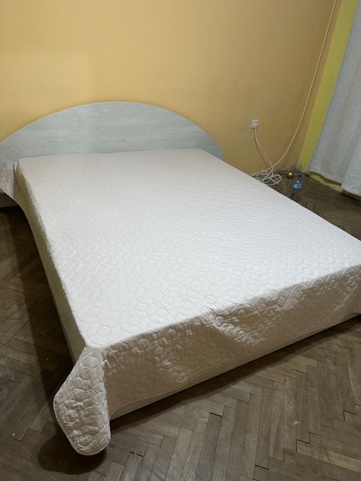 Спалня с повдигащ механизъм