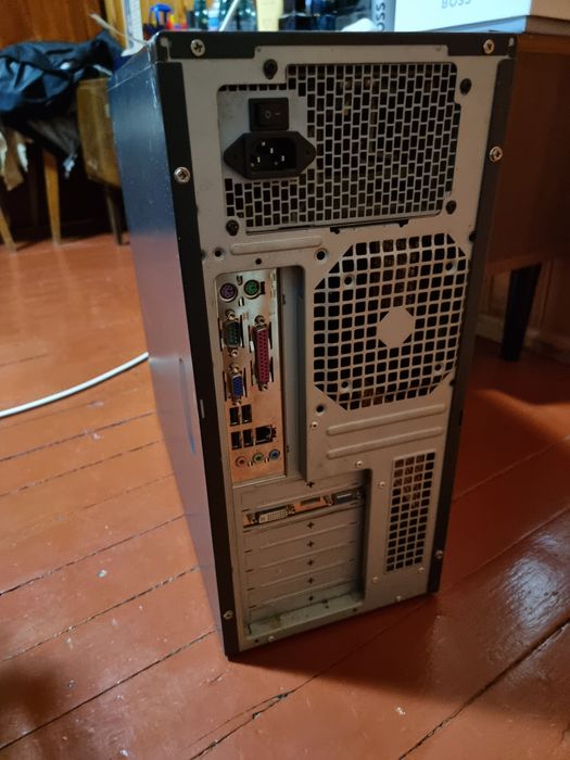 Компютър с монитор