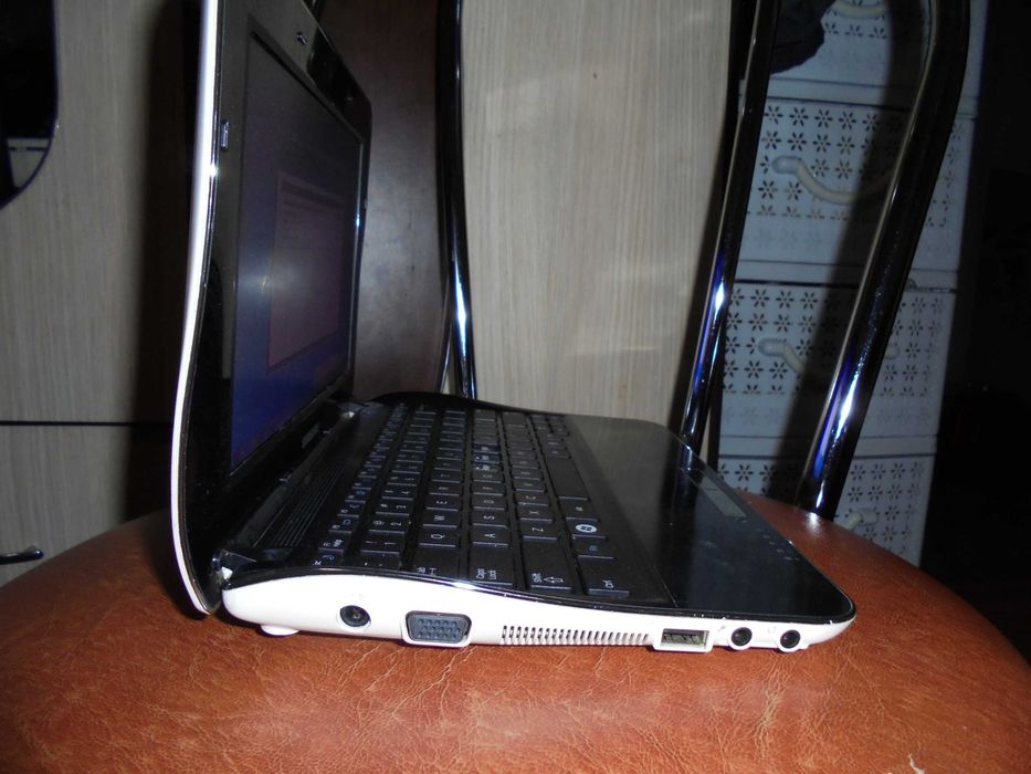 Netbook Samsung NF210-N550 1.5GHz, 2GB .Pret-250 de LEI Negociabil .