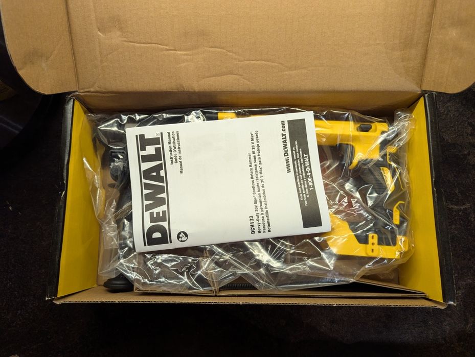 Продам акумуляторный перфоратор Dewalt