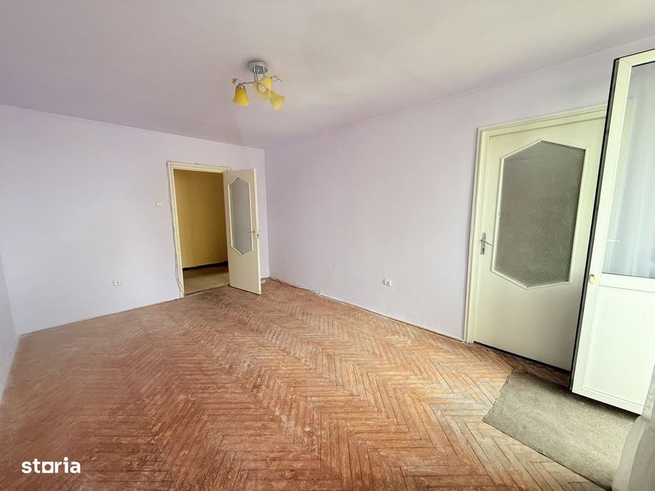Vand apartament cu 2 camere, cu vedere superba, zona Semicentrala
