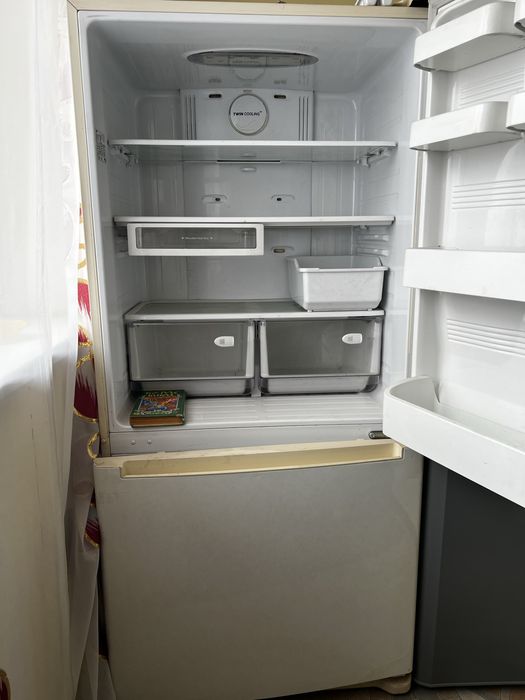 Холодильник Самсунг ОГРОМНЫЙ