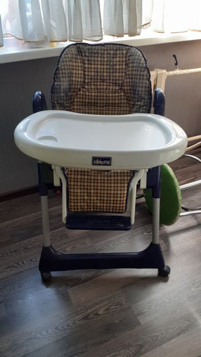 Продам стол для ребёнка 'chicco'