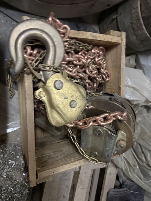 Таль ручная, лебедка искробезопасная.