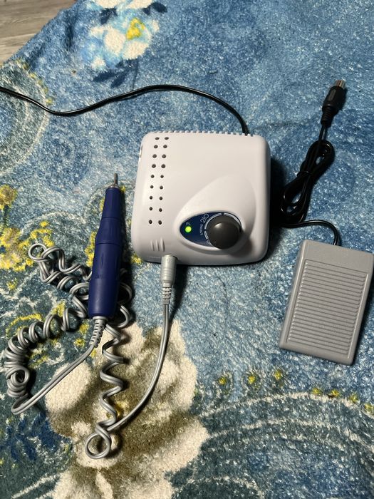 продам маникюрный аппарат strong 210 и лампа sun x