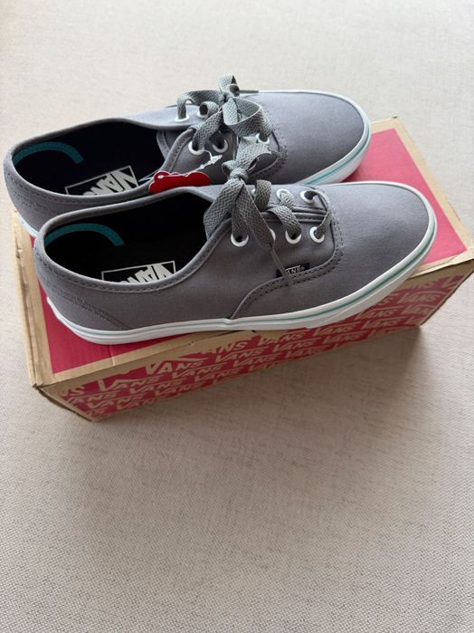 Vans authentic 37 нови