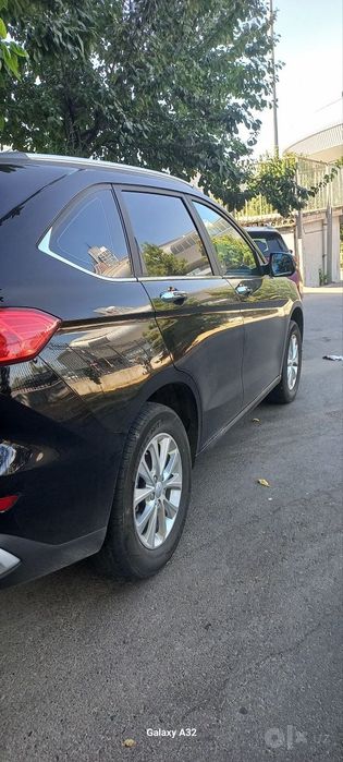 Машина Haval M6.