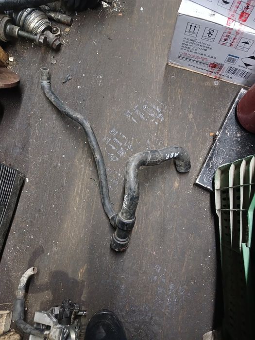 Патрубок Ауди А4 двигатель АДР