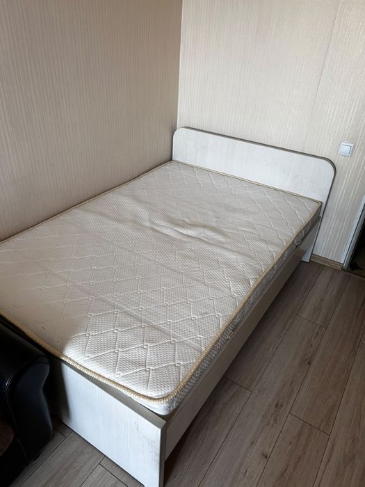 Кровать с ортопедическим матрасом