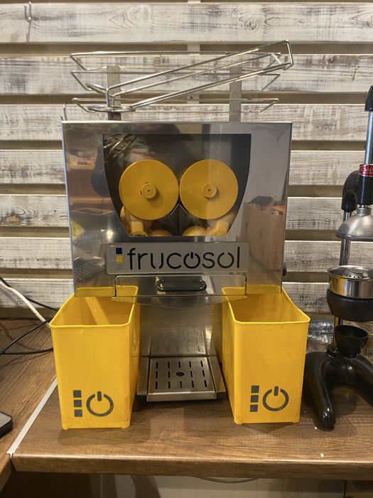 Професионална фреш машина Frucosol