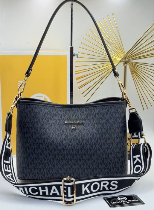 Geanta Michael Kors noua !!! Dimensiuni 35/21 !!!