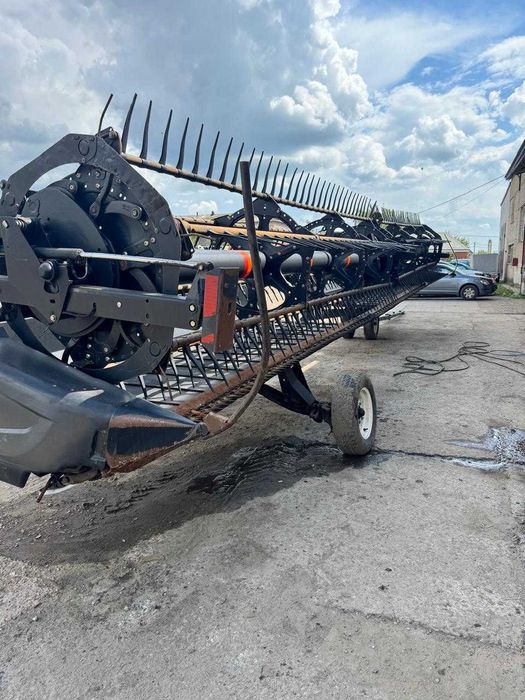 Продаю сельхозтехнику комбайны, посевной