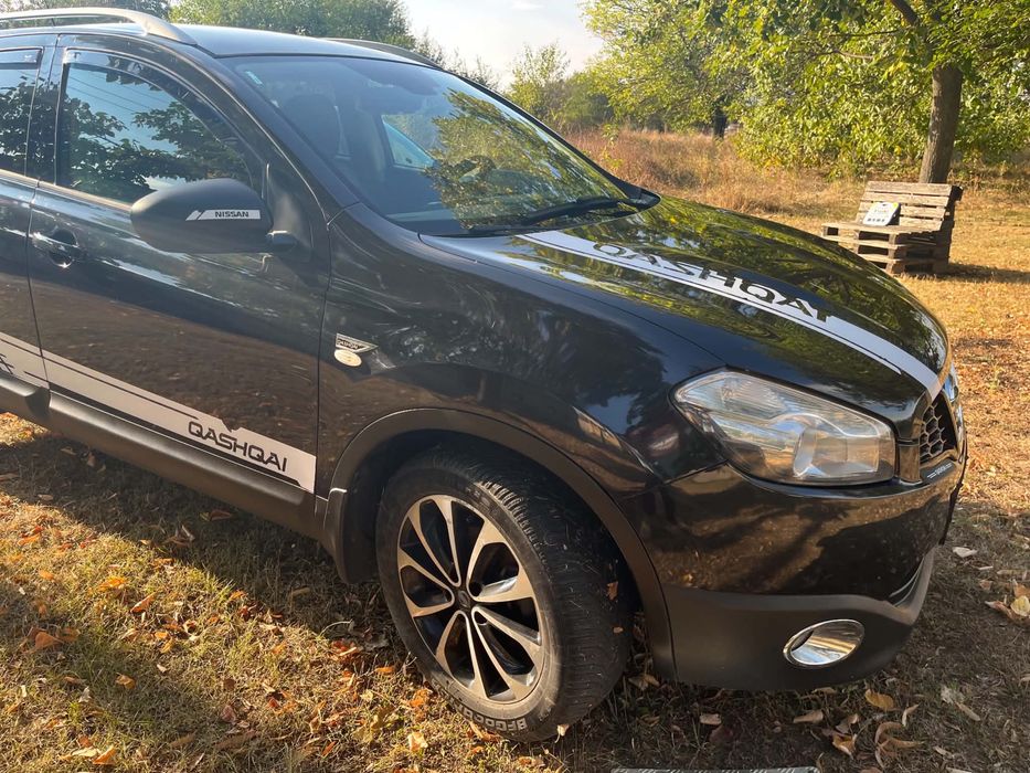 Продавам Nissan Qashqai 2.0 DCI