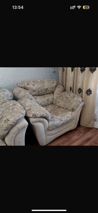 Диван и кресло в нормальном состоянии