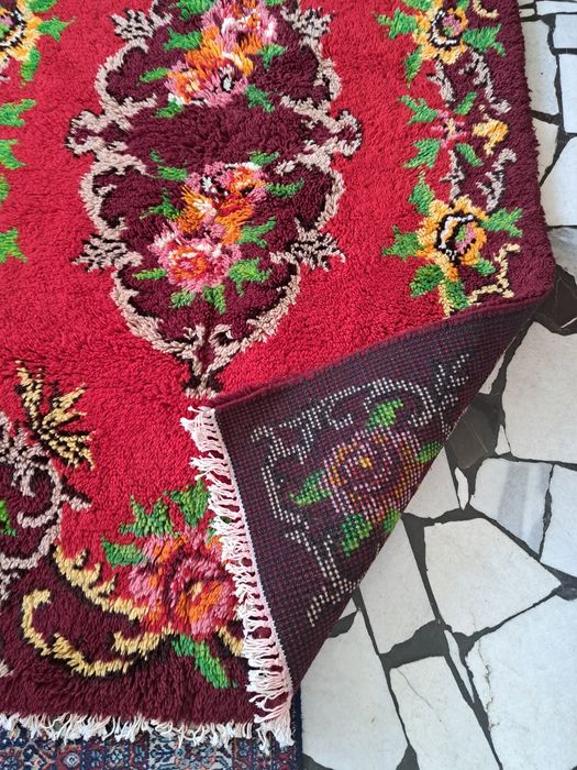 Китеник цветен красив